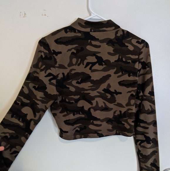 CAMO CROP TOP - Picture 3 of 3